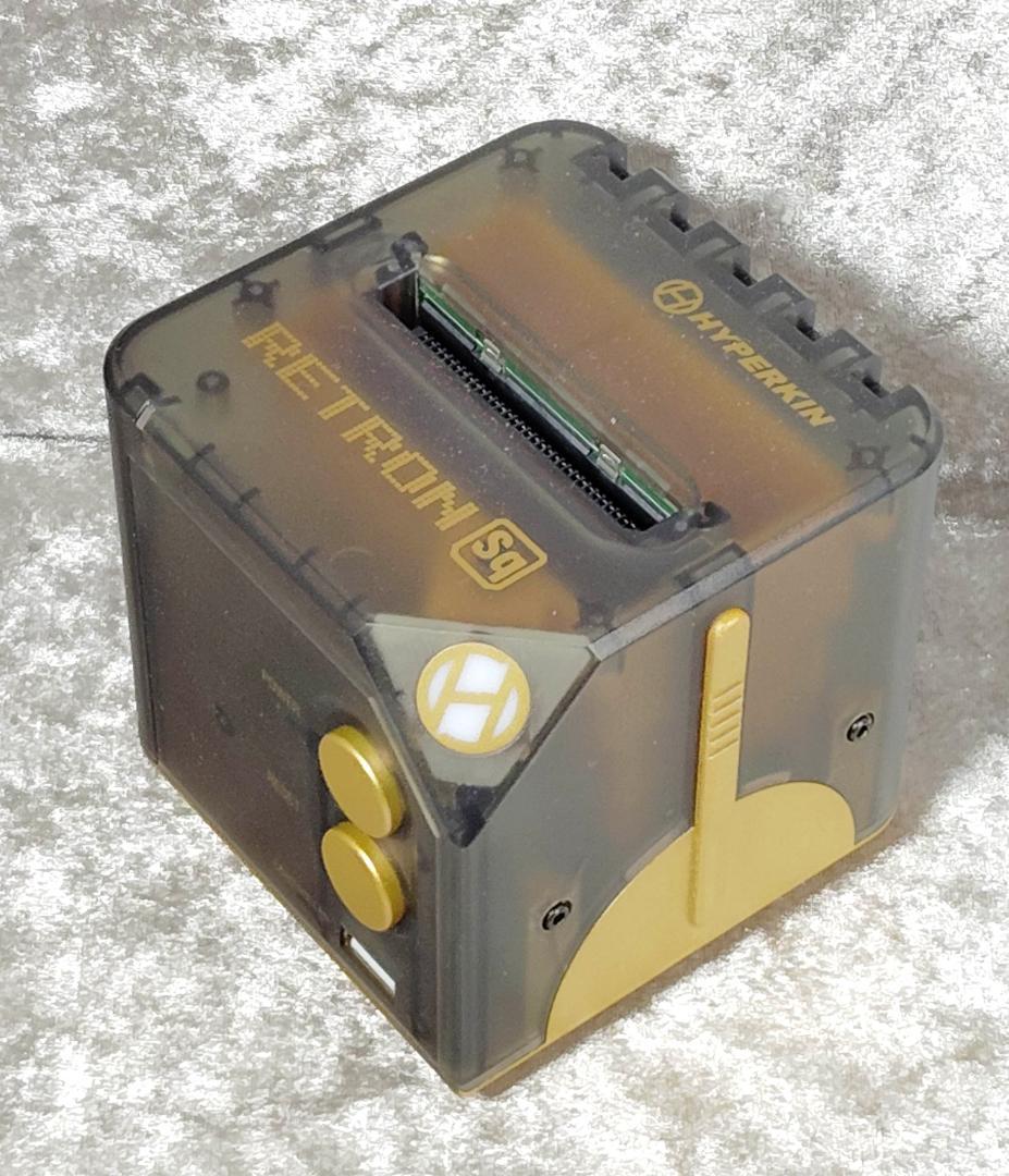 新品同様　Hyperkin Retron Sq 　ゲームボーイ互換機　+ソフト