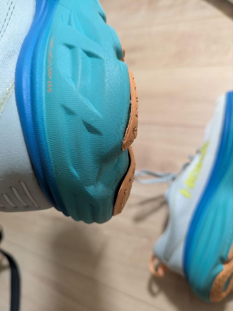 スパイク・シューズ HOKA BONDI8