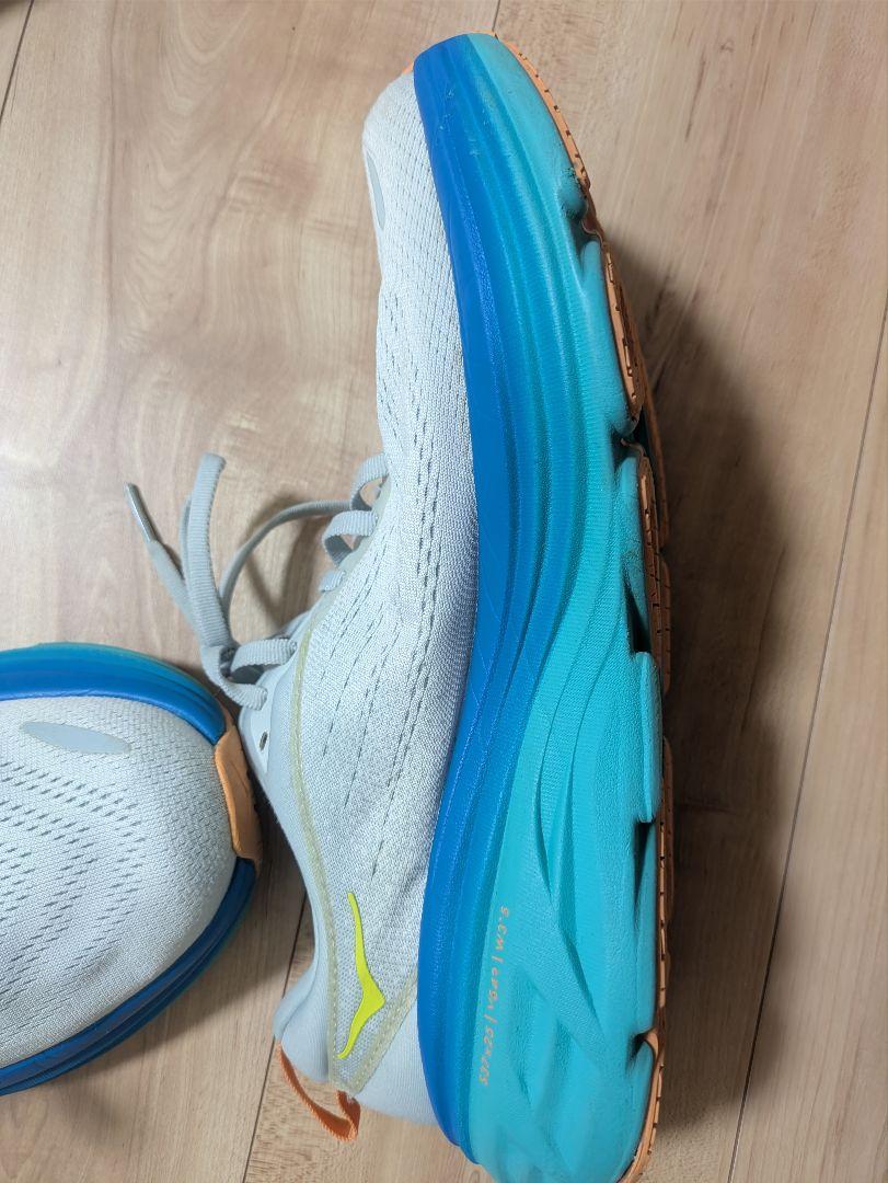スパイク・シューズ HOKA BONDI8