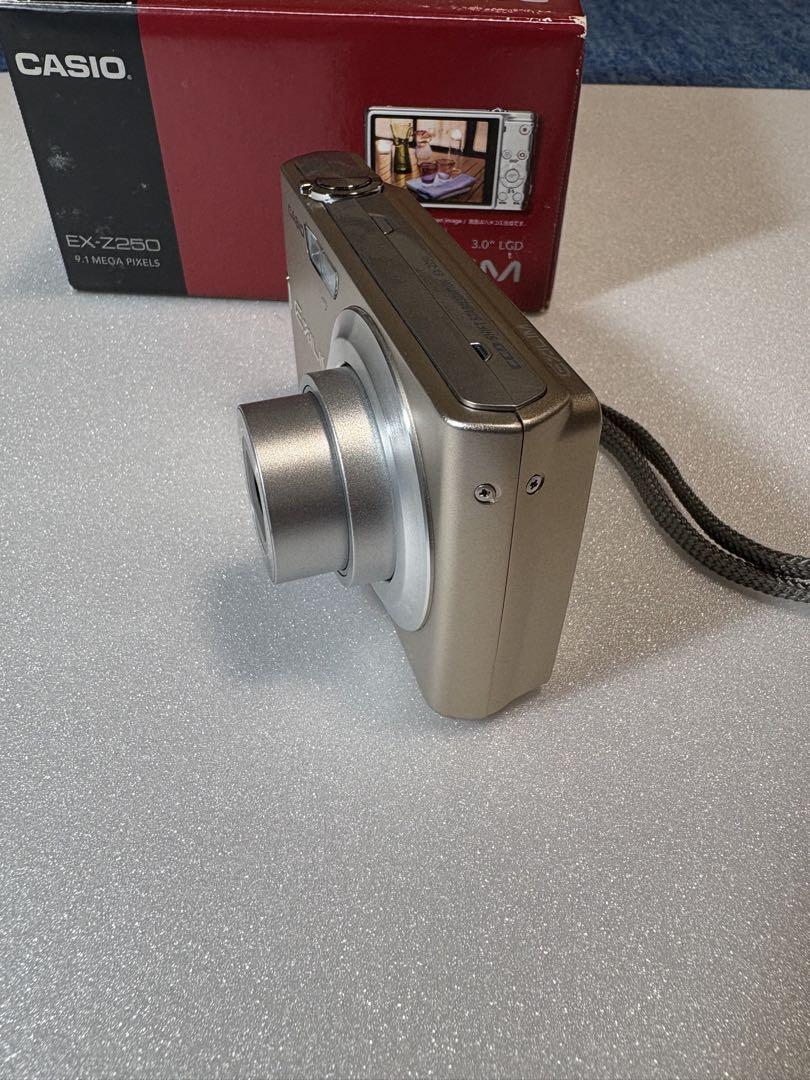 CASIO EX-Z250 デジタルカメラ 9.1メガピクセル【美品】動作確認済