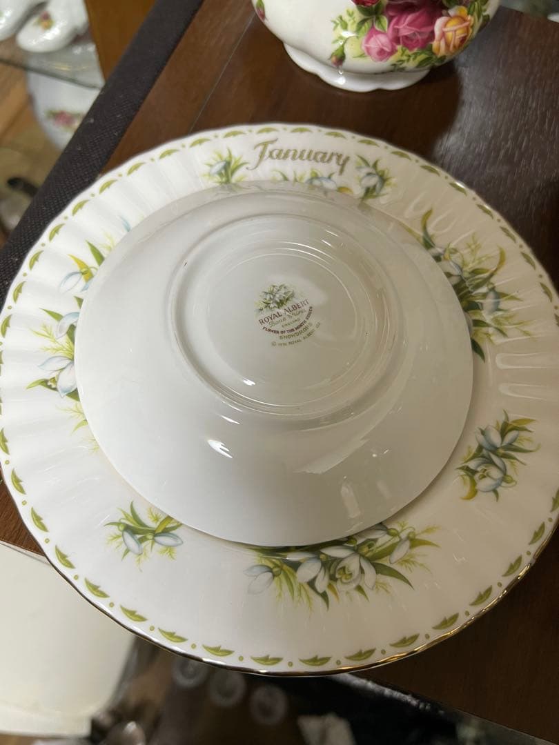 ロイヤルアルバートマグカップお皿カップ ソーサー