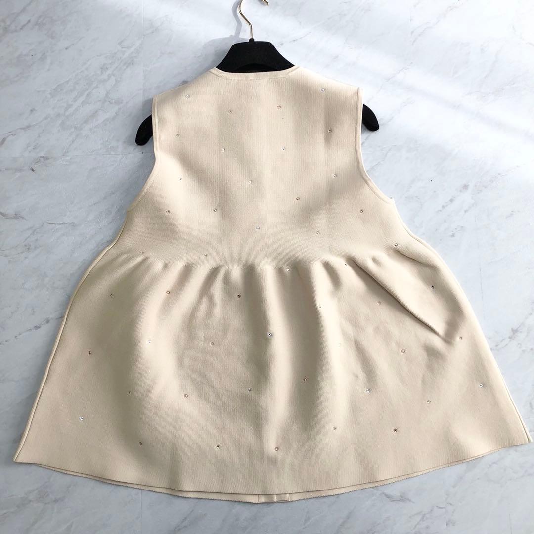 未使用級❤️ユナイテッドアローズ マルチビジュー ニットベスト ジレ ベージュ 未使用級❤️ユナイテッドアローズ マルチビジュー ニットベスト ジレ ベージュ