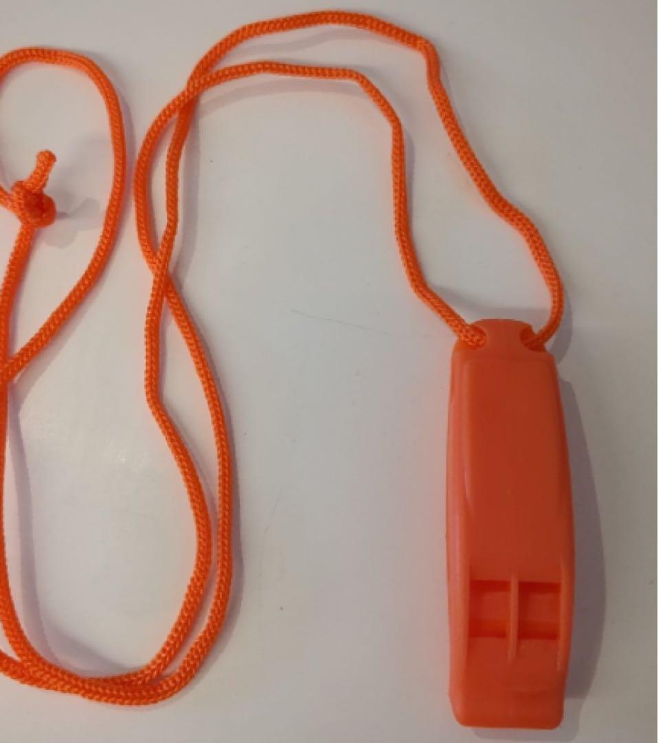 オレンジ プラスチック ホイッスル