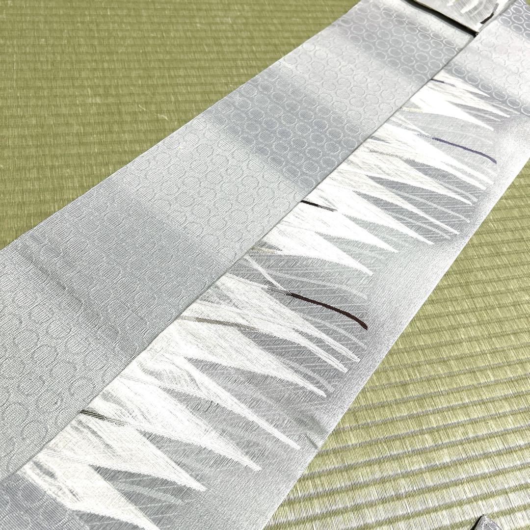 正絹　単衣の時期にも《薄いグレー　涼しげな抽象模様》
