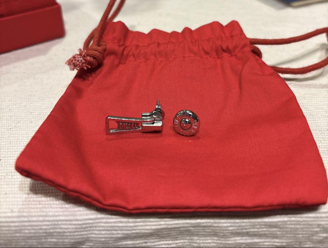 DIESEL シルバーピアス ボタンのみ