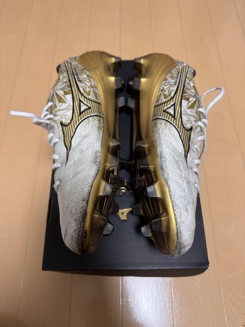Mizuno Alpha サッカーシューズ ホワイト/ゴールド 25センチ