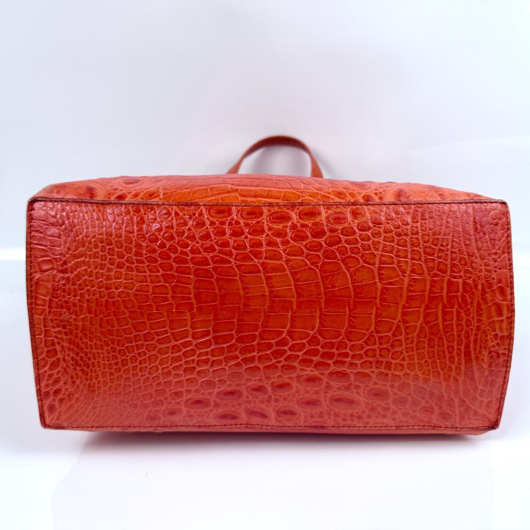 FURLA (フルラ)ハンドバッグ レザー オレンジ　クロコ型押し 美品 フルラ トートバッグ クロコ型押し レザー オレンジ A4可
