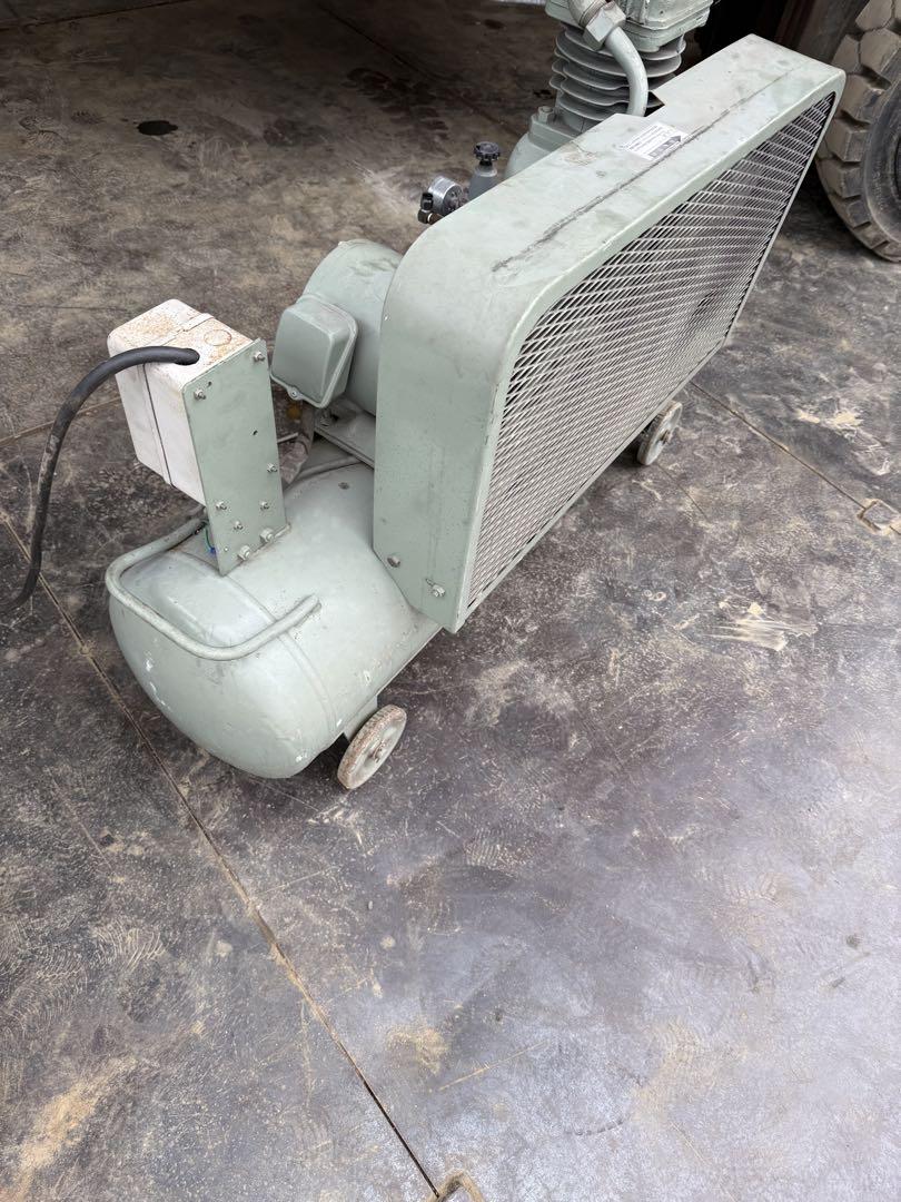 HITACHI BEBICON オイルフリーコンプレッサー1,5KW