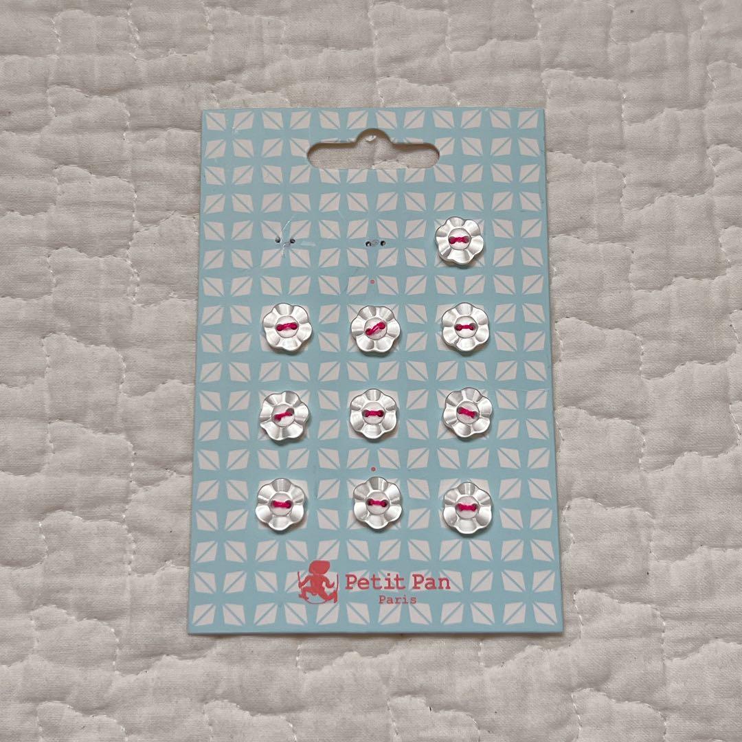 お花　ボタン　ミニフラワー　ホワイト　ハンドメイド 直径　約1cm 10個