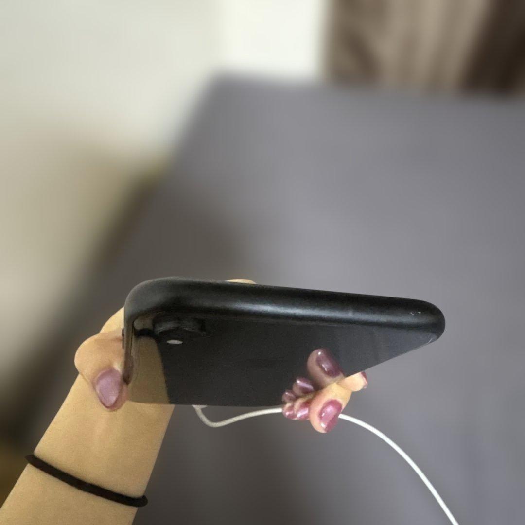 iPhoneXR バッテリー84% SIMフリー