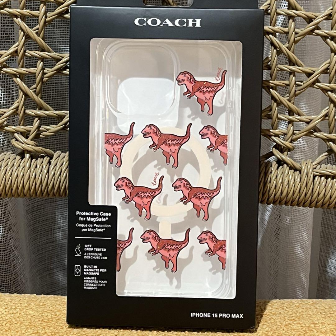 【極美品】COACH  コーチ　iPhone 15 PRO  スマホケース　恐竜 公式】COACH – コーチ | IPHONE 15 PRO MAX ケース・レキシー