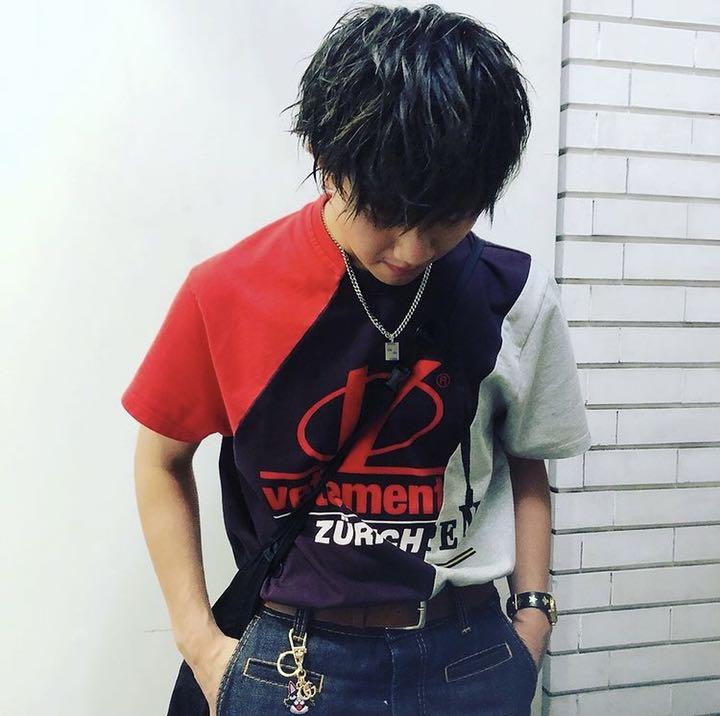 メルカリ Vetements Tシャツ 再構築 アバンティーズ そらちぃさん着用モデル Tシャツ カットソー 半袖 袖なし 14 999 中古や未使用のフリマ メルカリ Vetements Tシャツ 再構築 アバンティーズ そらちぃさん着用モデル Tシャツ カットソー 半袖 袖なし 14 999 中古や未使用のフリマ