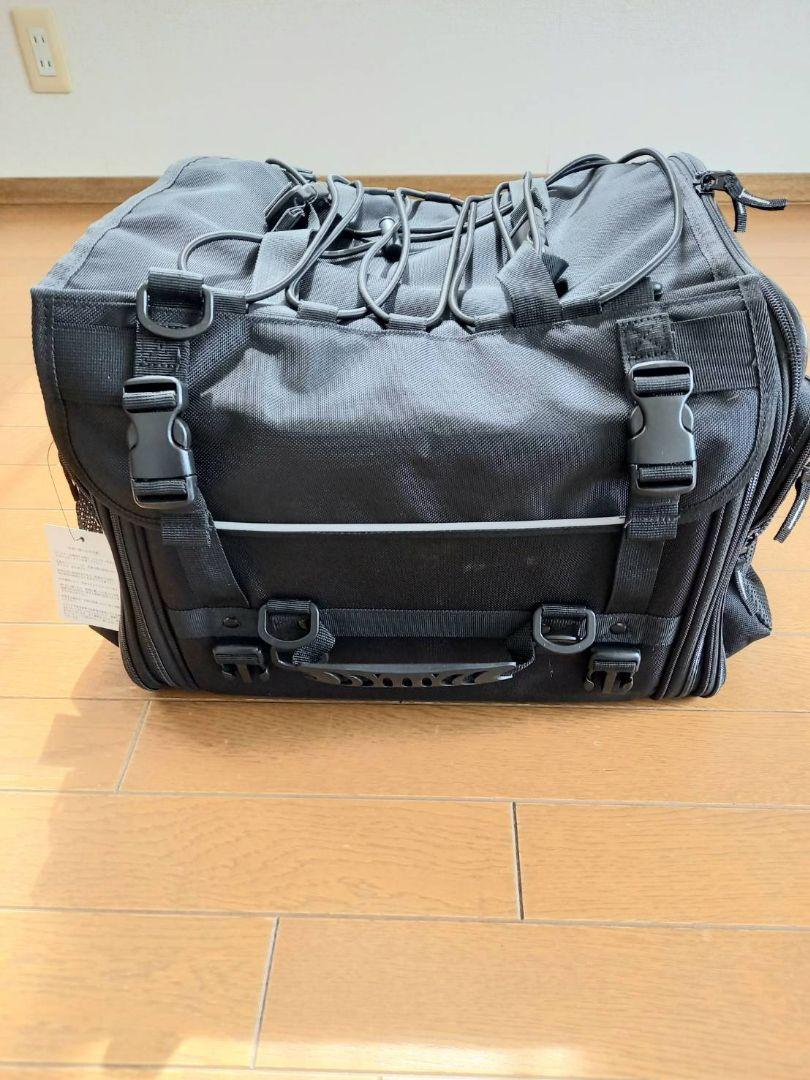 バイクシートバック　(53L～70Lへ容量可変可能)