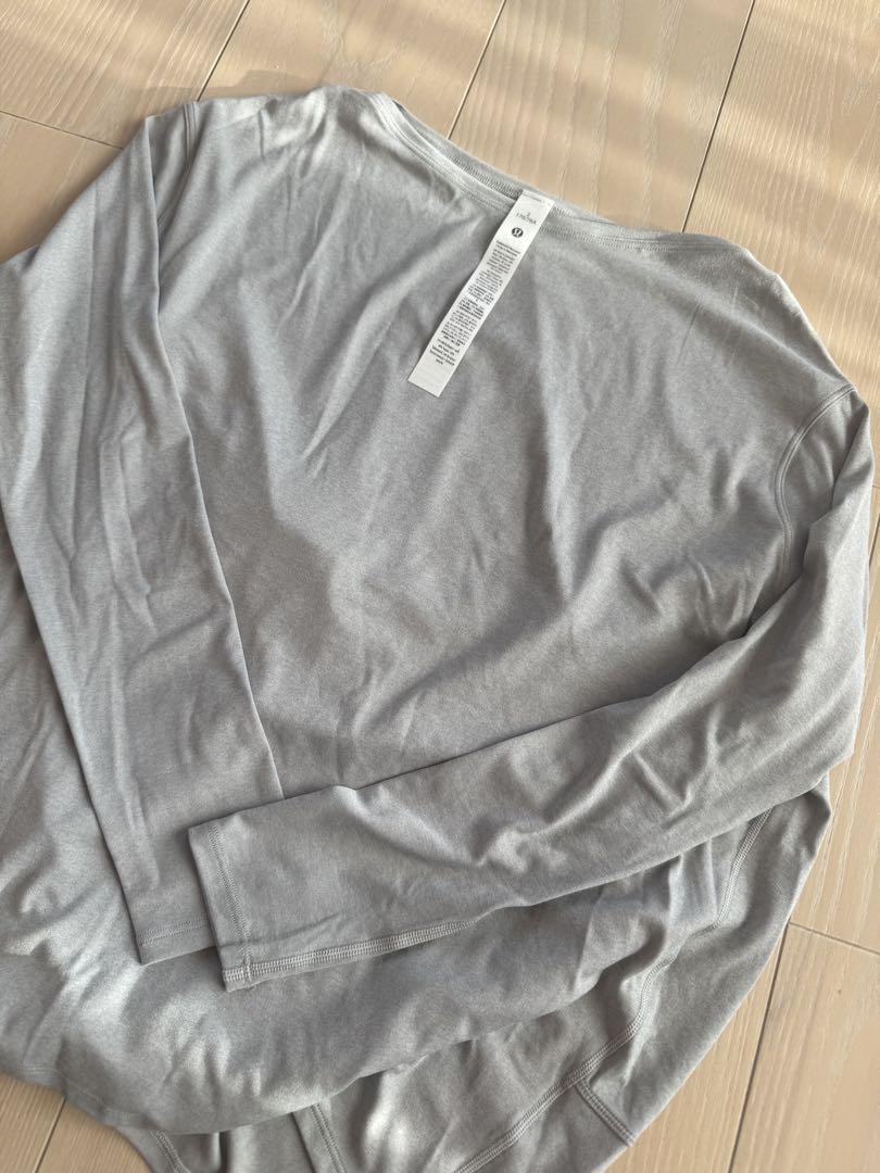 Lululemon トップス　未使用