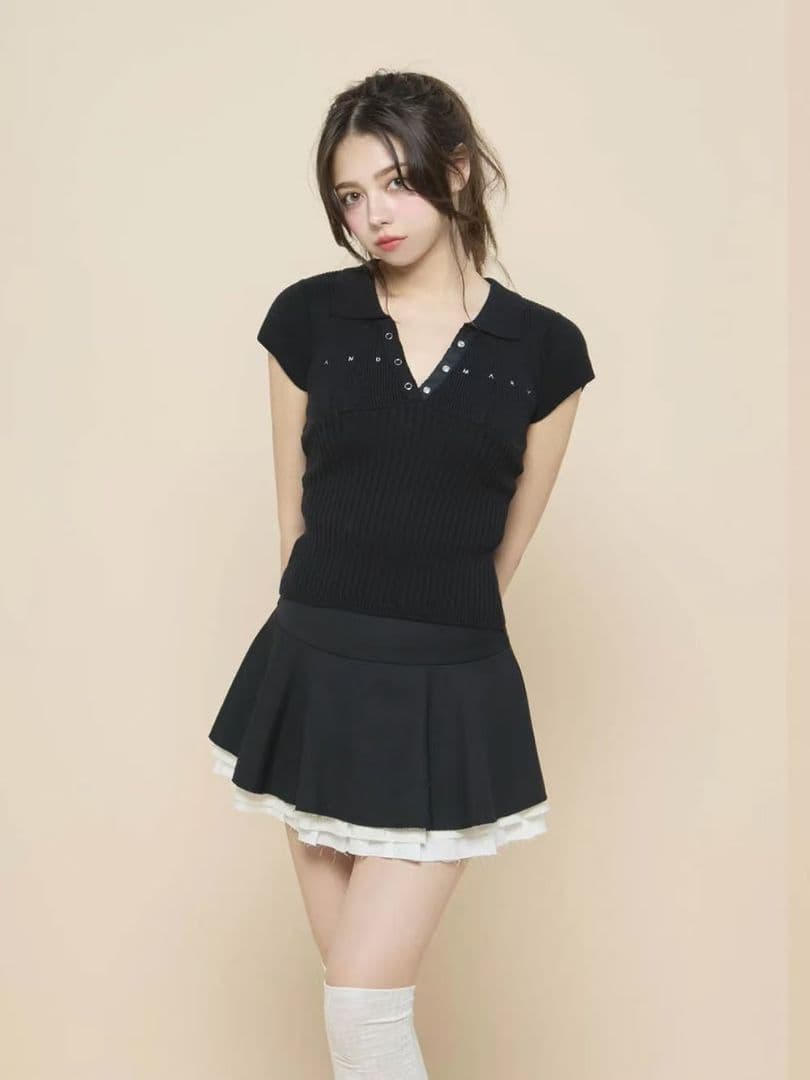 andmary Lindsay logo tops black