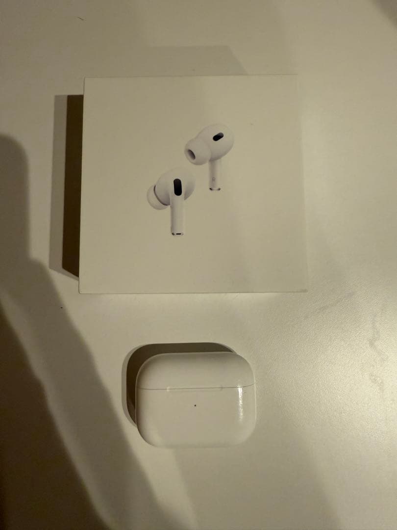 AirPods Pro2本体 ワイヤレス充電対応 ※中古/片耳破損/使用可能※