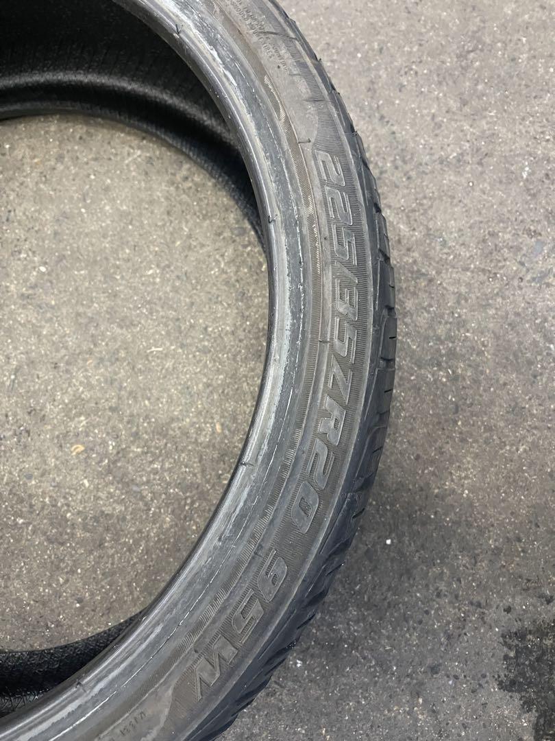 225-35R20サマータイヤ ２本