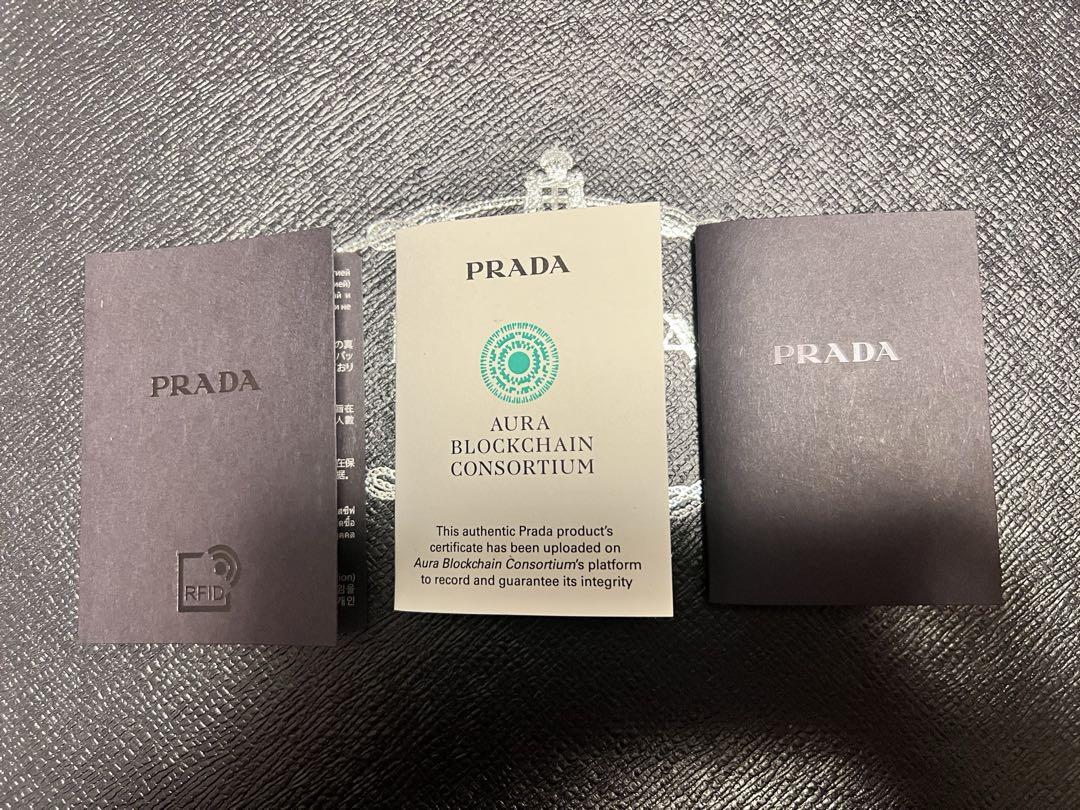 PRADA ブラック ブラッシュドレザー ローファー