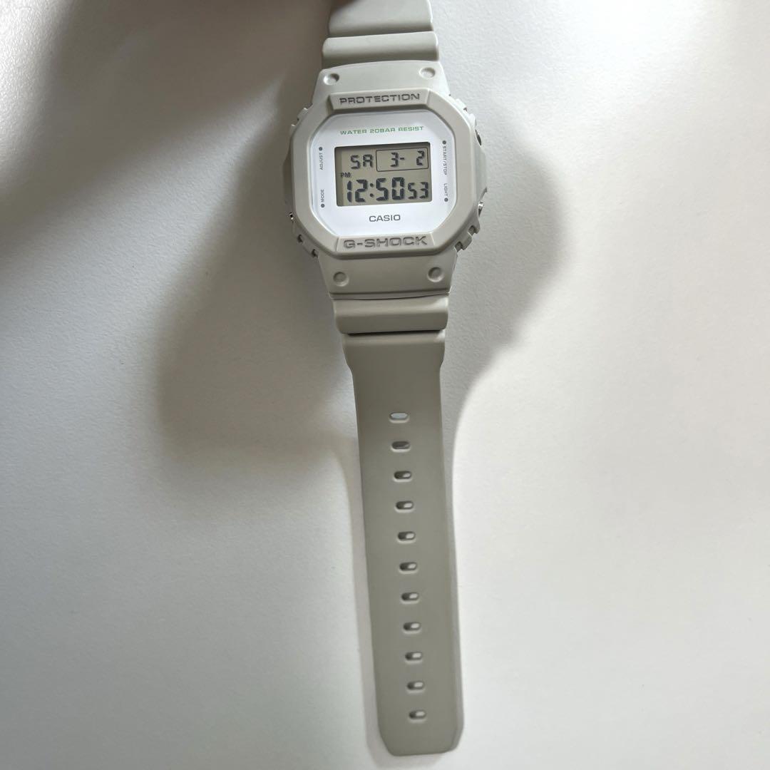 カシオ　G-SHOCK DW-5600M-8JF ベージュ