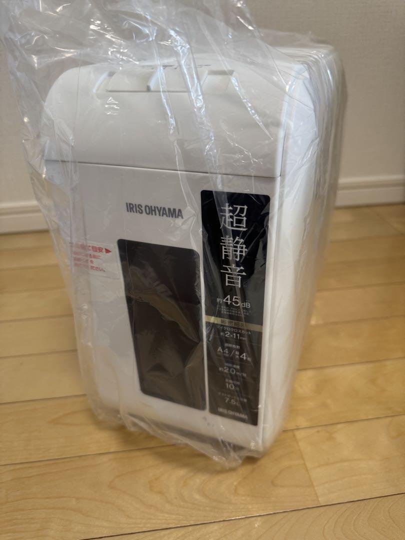 新品未使用】アイリスオーヤマ パーソナルシュレッダー P4HS75M-W