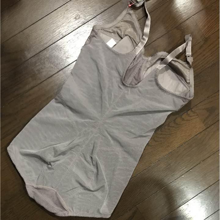 値下げしました！！ダイアナボディースーツ新品C85LL
