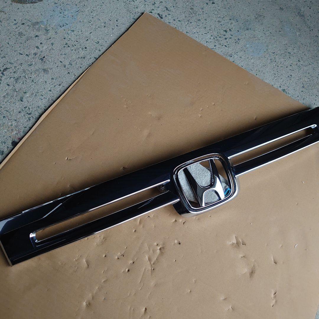 ホンダ　N-BOX　フロントグリル
