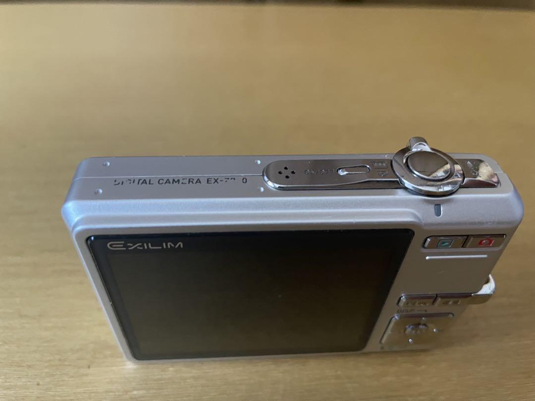 デジタルカメラ CASIO EXILM EX-Z700