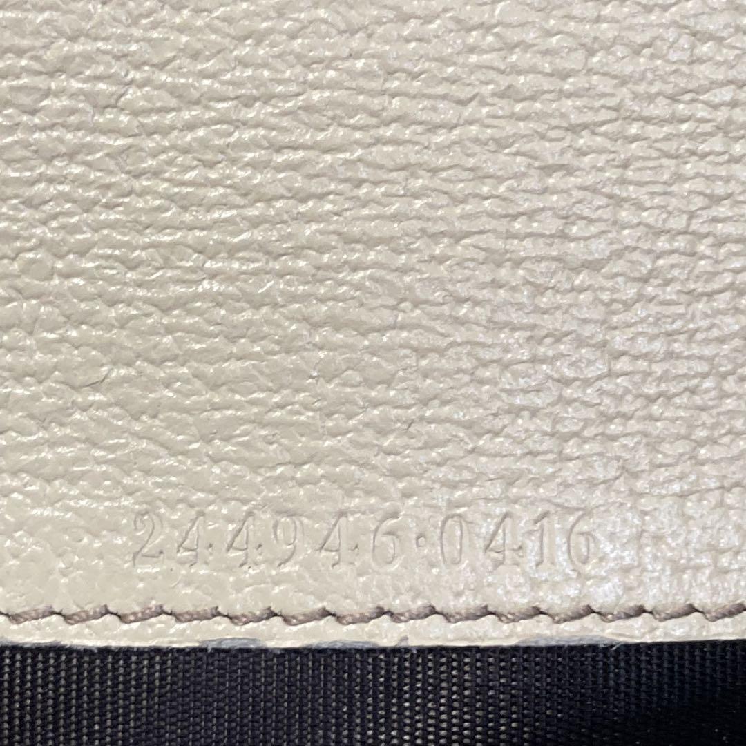 早い者勝ち　美品　GUCCI グッチ　二つ折り　長財布　ベージュ　白　キャンバス
