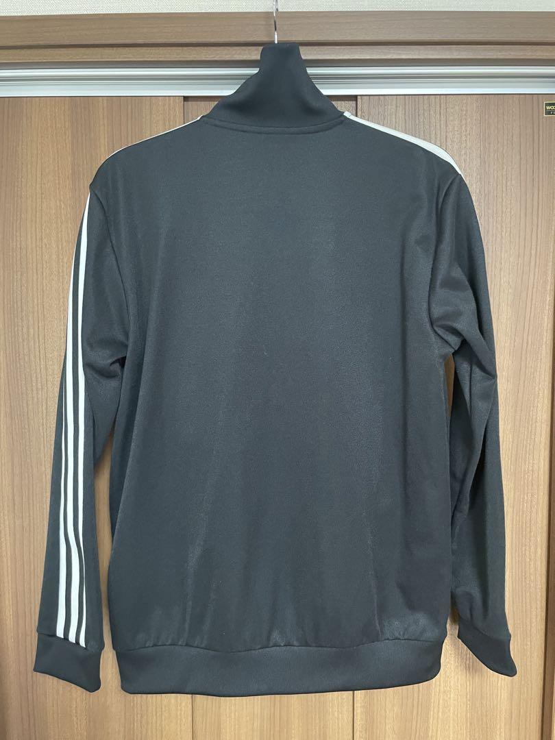 adidas トラックジャケット