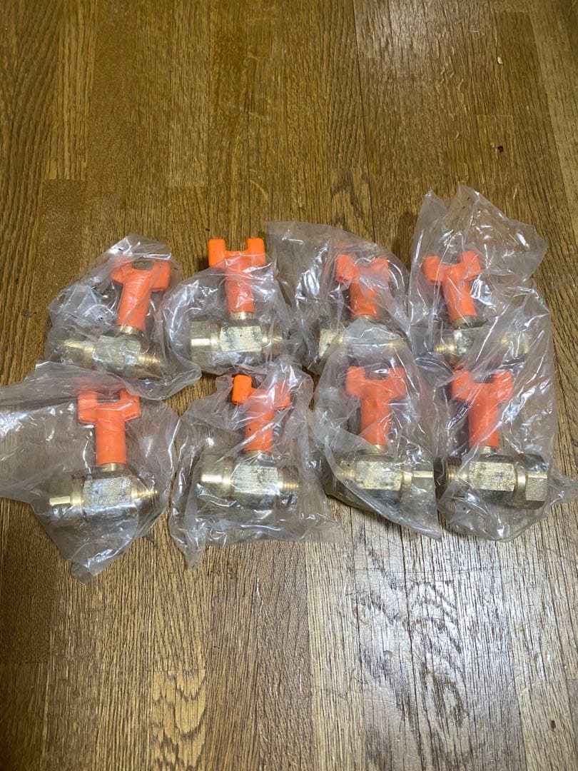 オンダ 架橋ポリ用真鍮製流量調整バルブ8個セット目立った傷や汚れなし