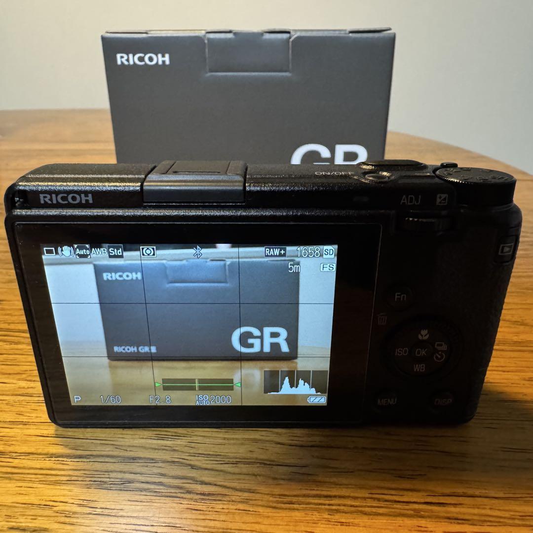 RICOH GRⅢ シャッター回数1400回台