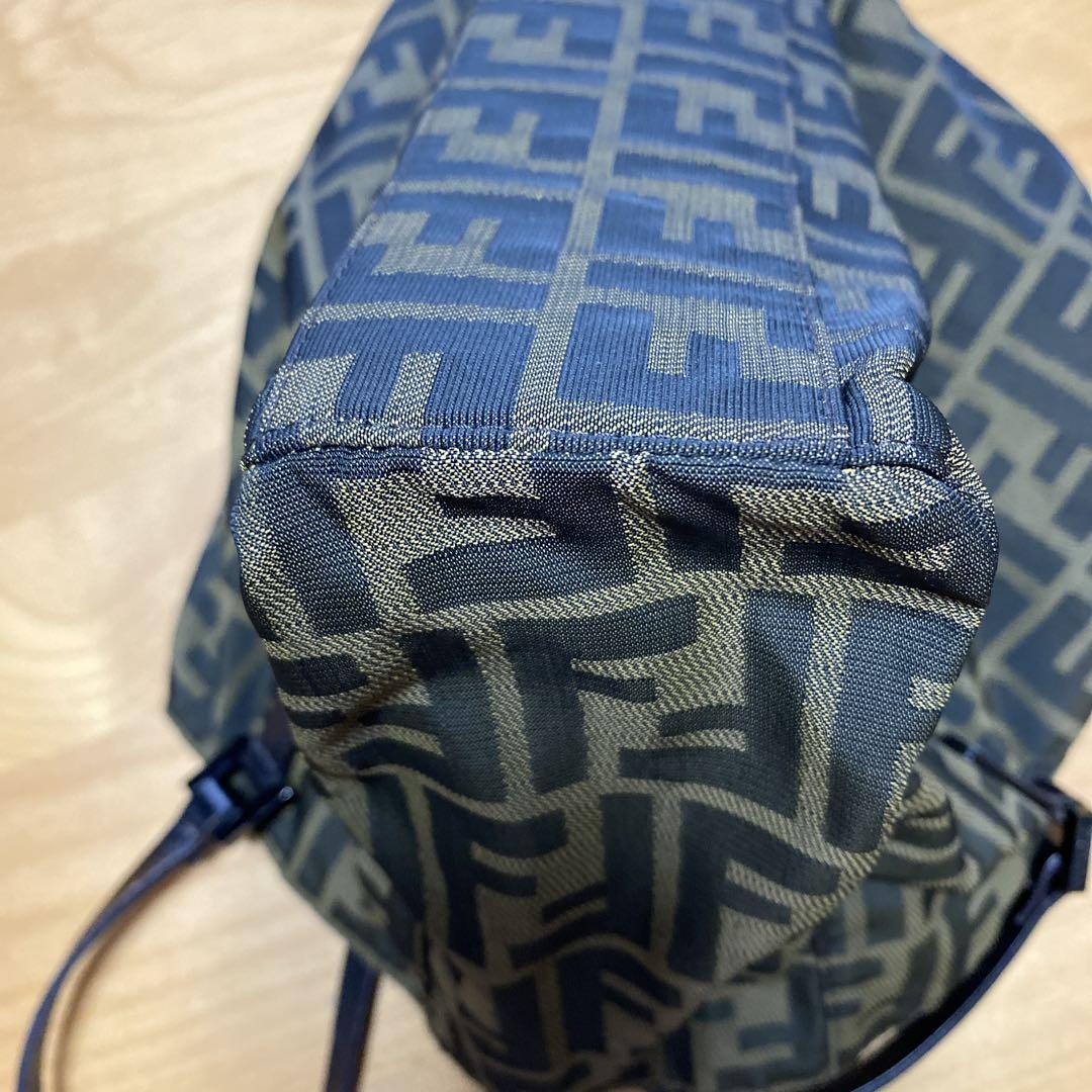 Fendi FFロゴキャンバスバッグ