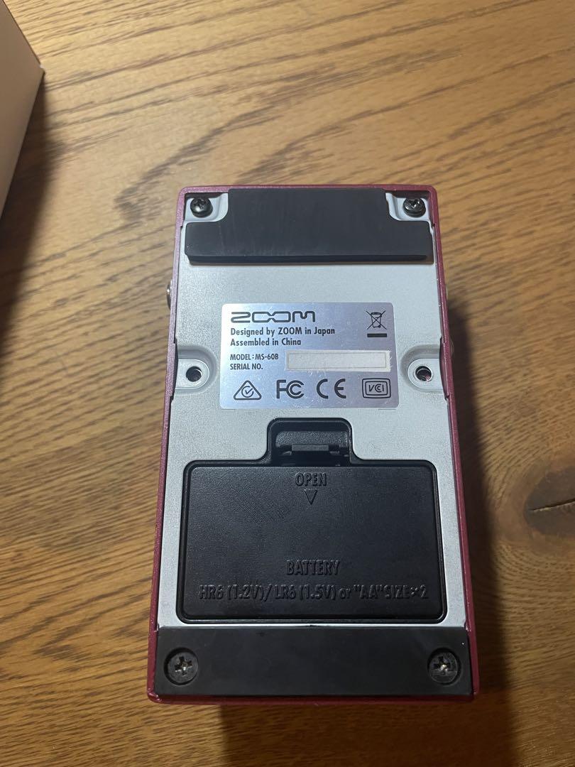ベース zoom ms-60b