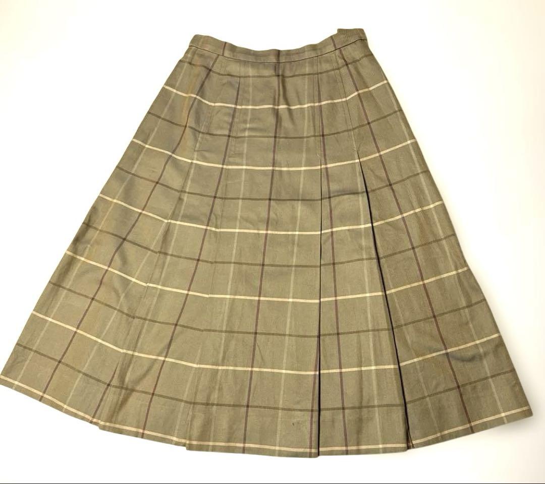 ⭐️美品！Burberry チェック　レディース　スカートスーツ　ベスト付き ⭐️美品！Burberry チェック レディース スカートスーツ ベスト付き