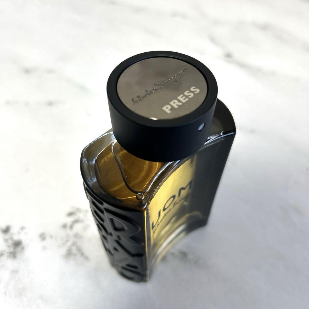 新品未使用　Salvatore Ferragamo UOMO 100ml 香水