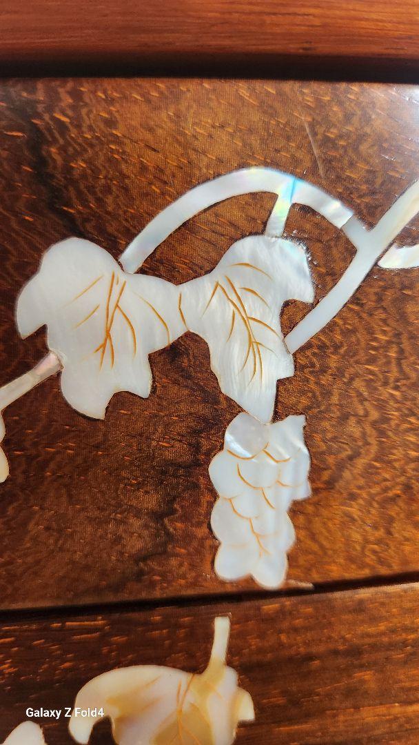 螺鈿細工　木製花模様の3段小物入れ