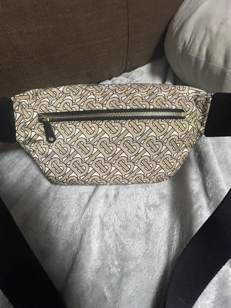Burberry ボディバッグ