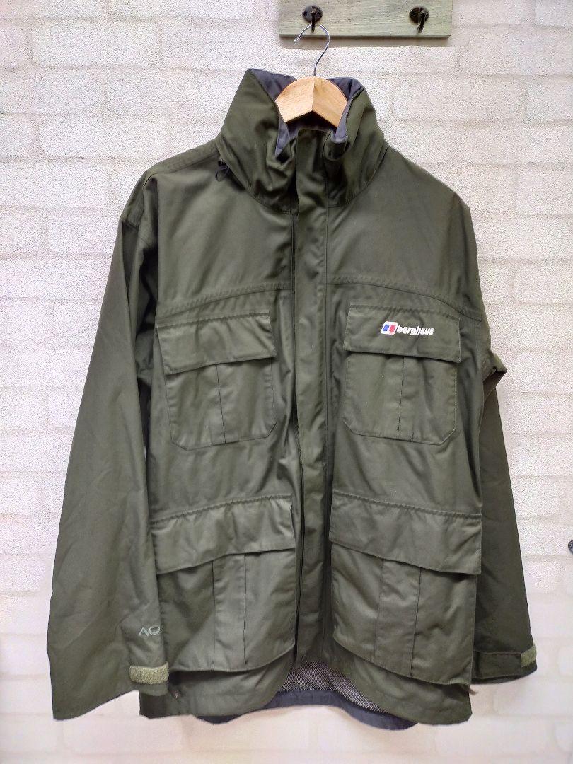 berghqusのマウンテンジャケット