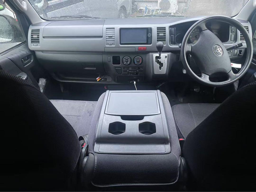 トヨタ ハイエース ホワイト バン 2WD
