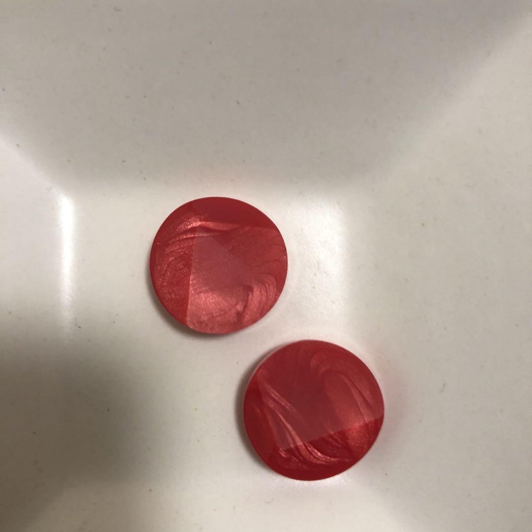 【ケ3】18 ボタン1個 50円