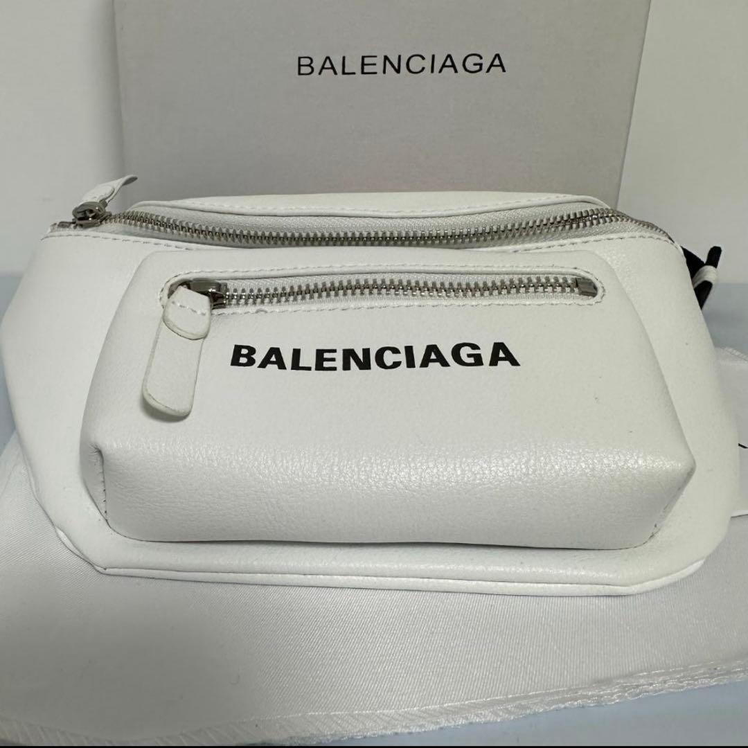 BALENCIAGA ボディバッグ ホワイト