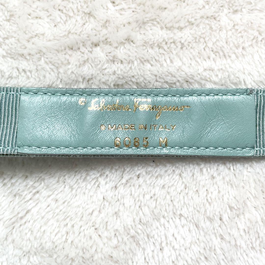 フェラガモ リボン ベルト グリーン 細み ゴールド金具 6085 M