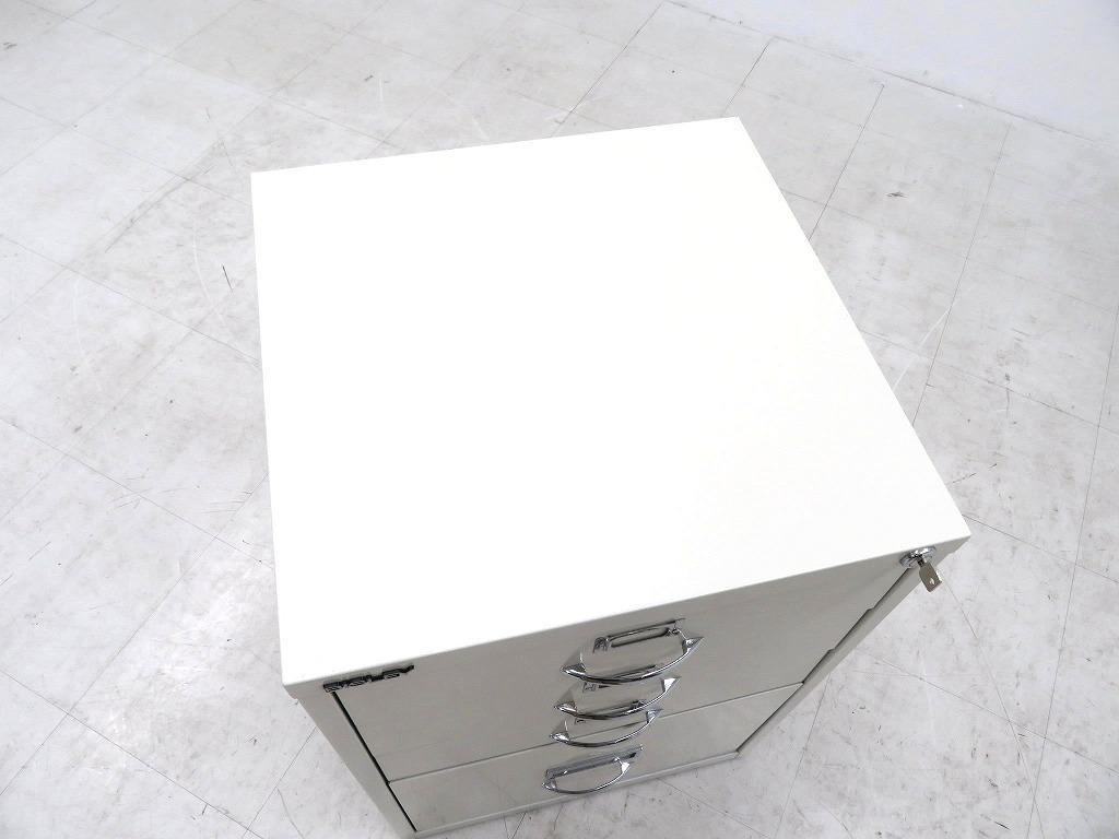展示品　ビスレー　キャスター付き　ワゴン　キャビネット　収納　鍵付き