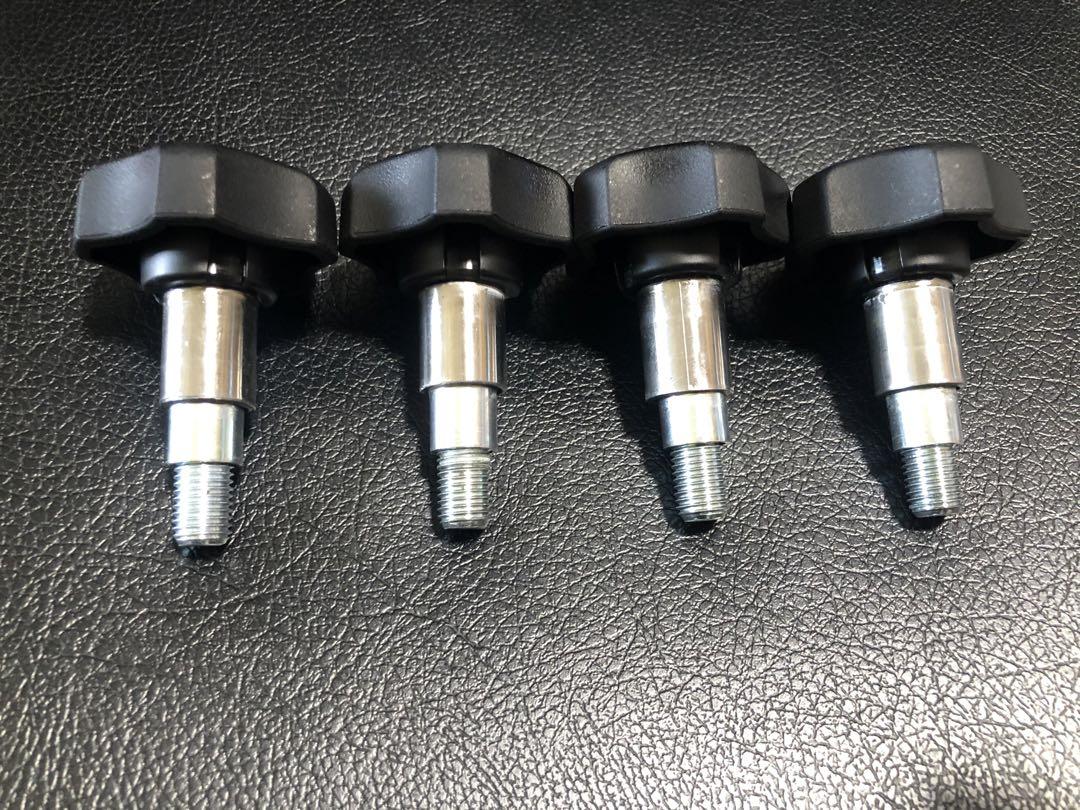 デリカD:5 サードシートデタッチャブルボルトキット 取り付け