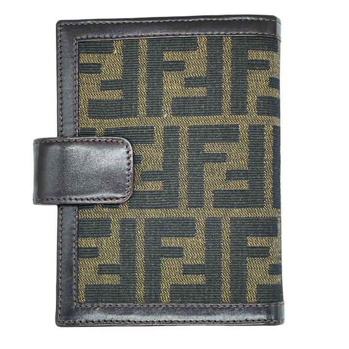 在庫あ格安 美品 正規品 FENDI 手帳カバー ズッカ柄 キャンバス レザー ブラウン M1OR3-m47321561212 限定SALE