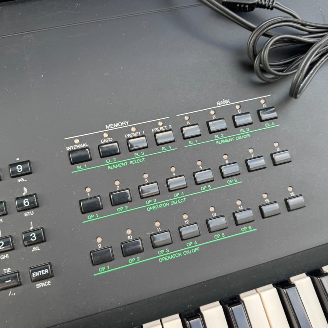 YAMAHA SY99 ヤマハ シンセサイザー ハードケース付属