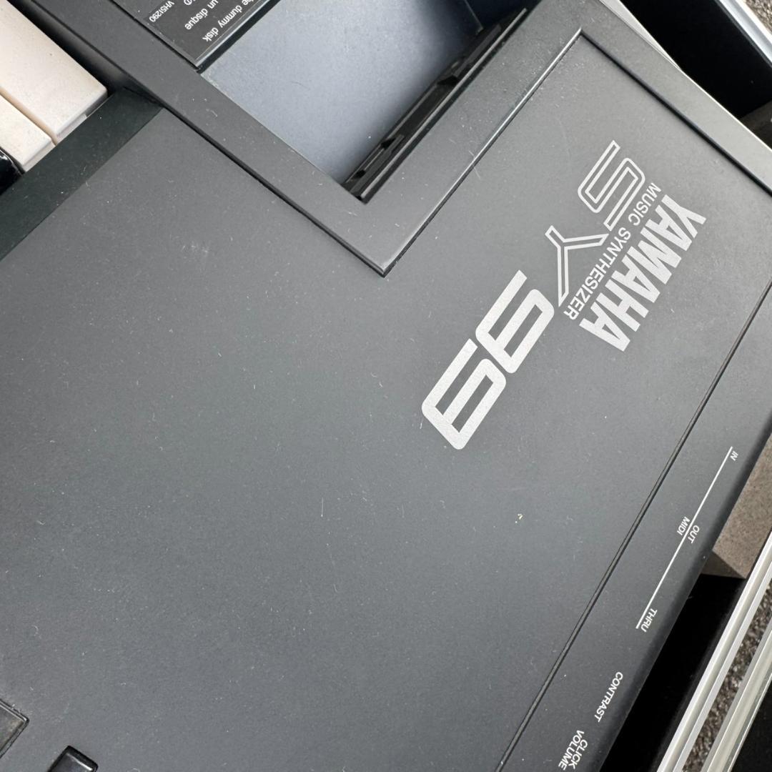 YAMAHA SY99 ヤマハ シンセサイザー ハードケース付属