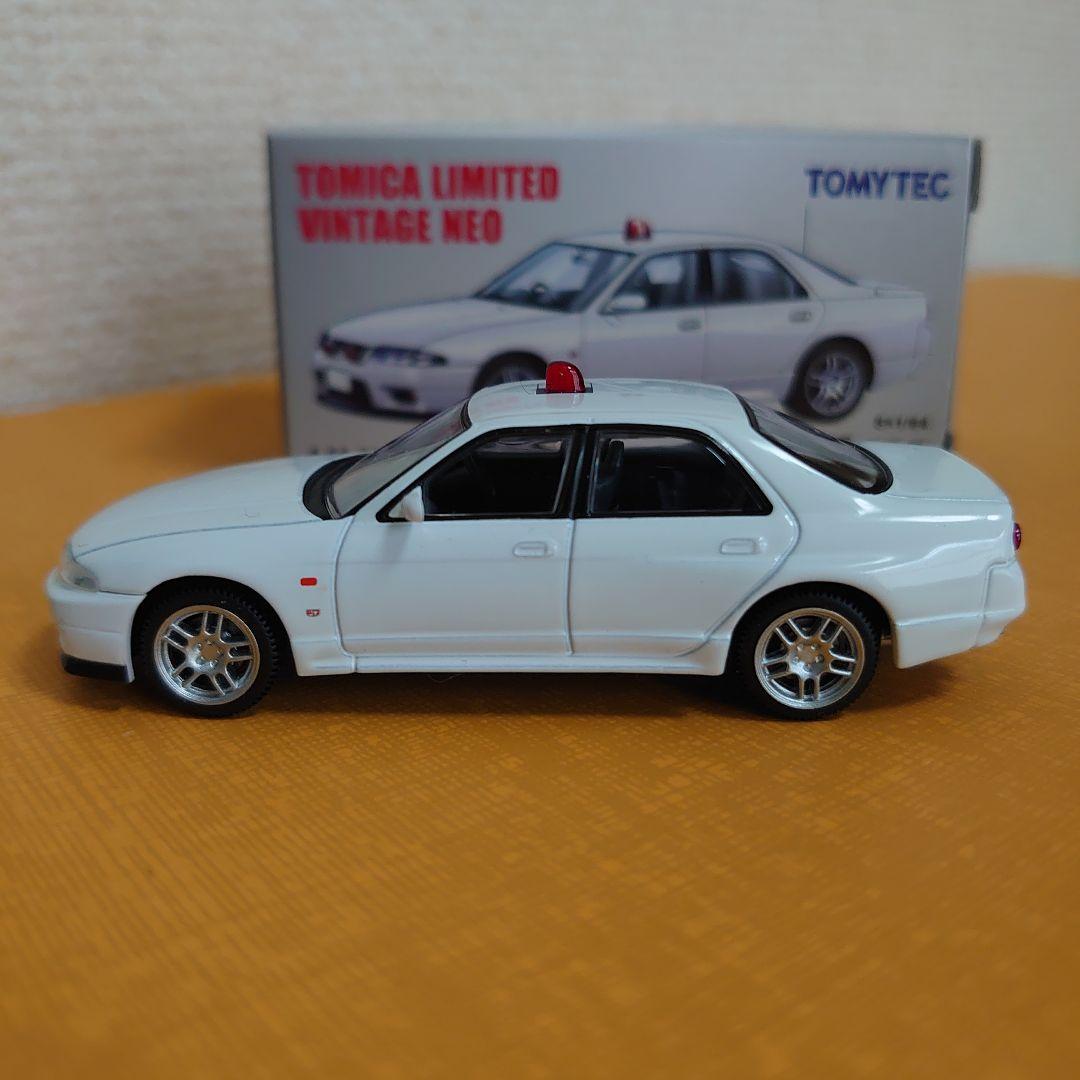 トミカリミテッドヴィンテージ ネオ ニッサン スカイライン 覆面パトロールカー