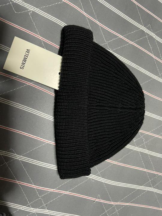 新品即納 コムドットやまと着用 定価6万4千円 新品 vetements ニット帽 EAwh1-m47327468277 超激得爆買い