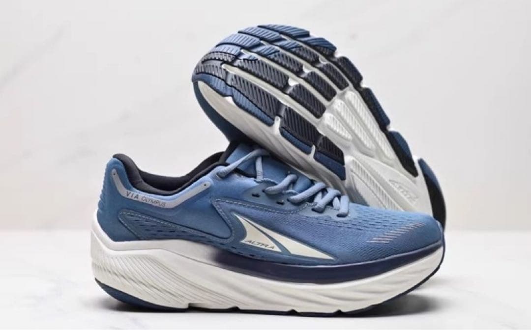 Altraブルースニーカー